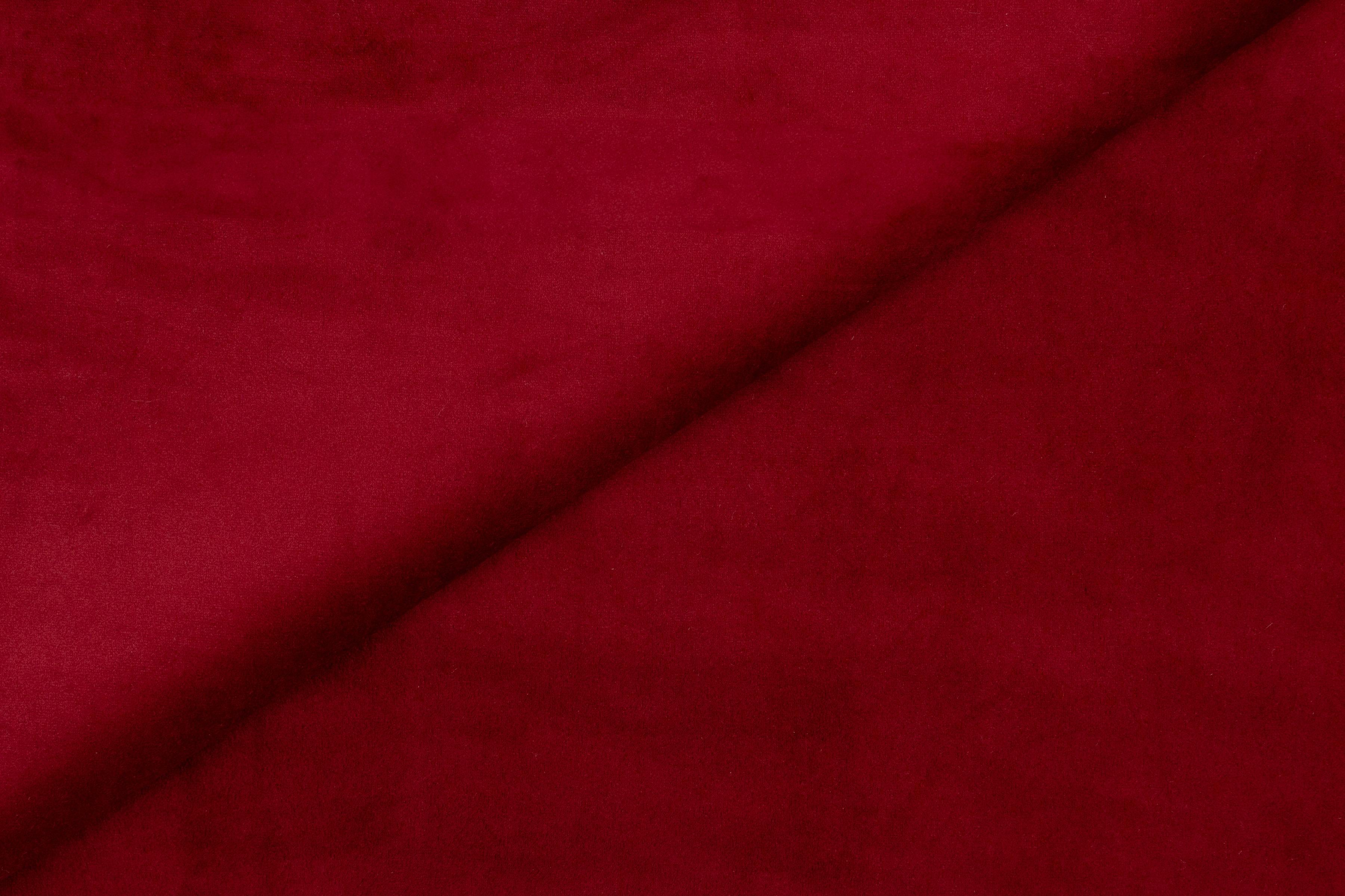 Lara Scarlet Red