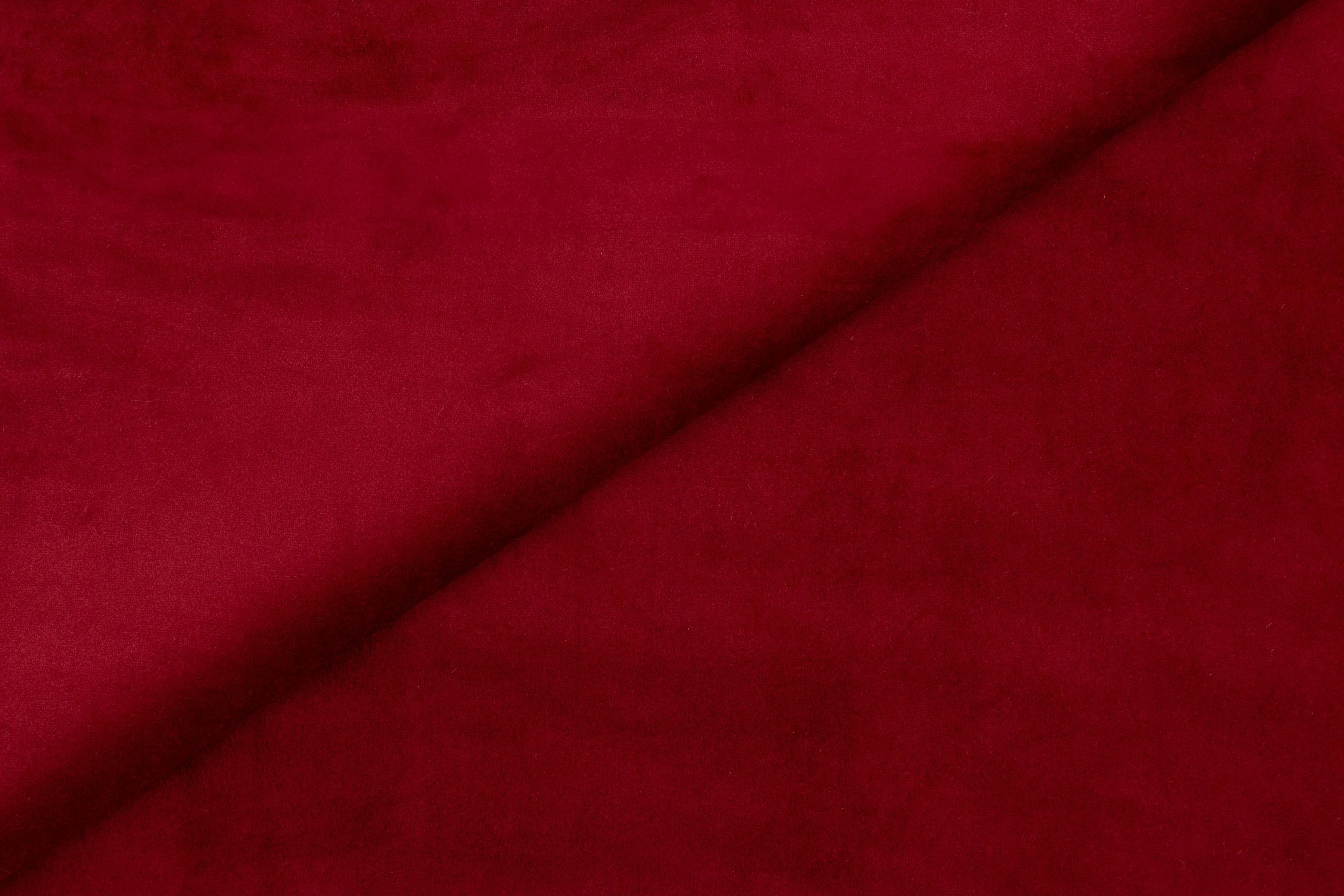 Lara Scarlet Red